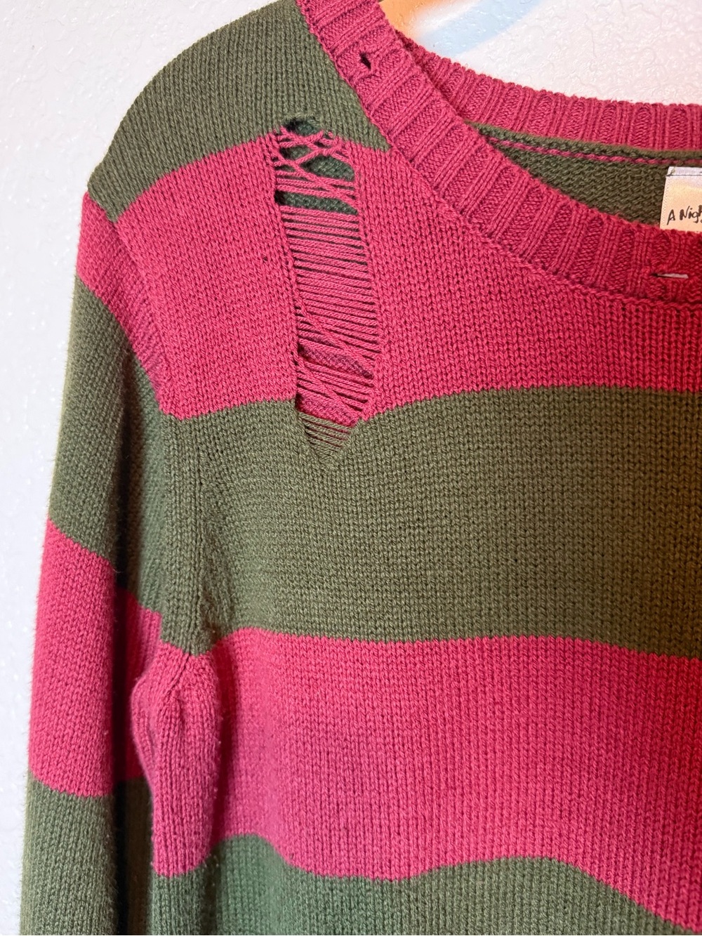 Freddy Kruger Nightmare on Elm Street Striped Sweater Unisex XL Red & Brown - Picture 3 of 11